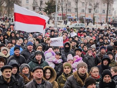 Протесты в Беларуси против декрета о "тунеядстве". Фото - svoboda.org, источник - focus.ua