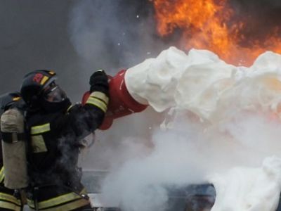 Пожарным удалось потушить горящий почти сутки склад Ozon в Подмосковье