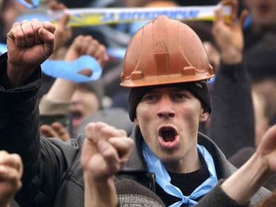 Бунт строителей. Фото: Unikassa.ru
