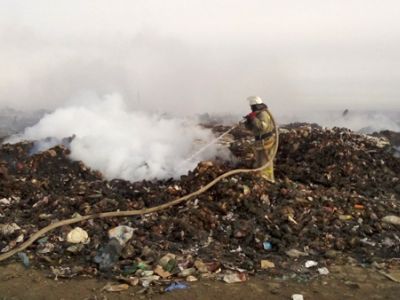 В Самарской области четыре дня горел и отравлял ядами неучтенный мусорный полигон