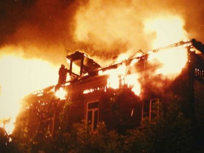 Воронеж удалось защитить от ландшафтных пожаров: сгорели лишь поселки вокруг