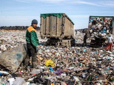 Губернатор Подмосковья пообещал закрыть мусорный полигон "Ядрово" в декабре