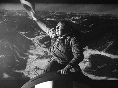 Кадр фильма "Доктор Стрейнджлав, или Как я перестал бояться и полюбил атомную бомбу"