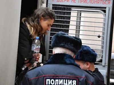 Двоих участников митинга в поддержку Навального в Москве приговорили к двум годам колонии