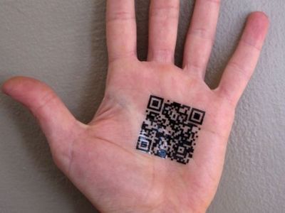QR-код - печать на руке.  Фото:  flickr.com