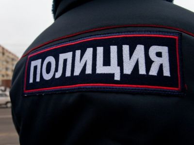 Полиция задержала москвича, оторвавшего букву Z со стекла транспорта