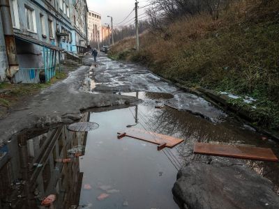 Один из районов в Мурманске, 2018 год. Фото: Илья Варламов