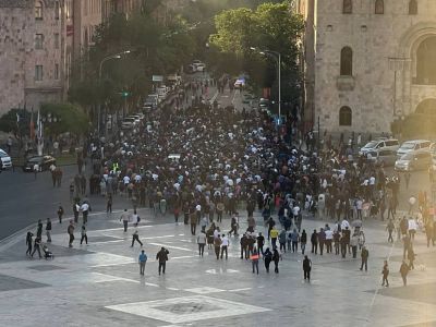 Протестующие в Ереване уходят с площади перед Домом правительства, 26.05.22. Фото: t.me/bagramyan26