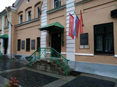 Суд разрешил распустить совет муниципальных депутатов в Петербурге, который потребовал отставки Путина из-за войны
